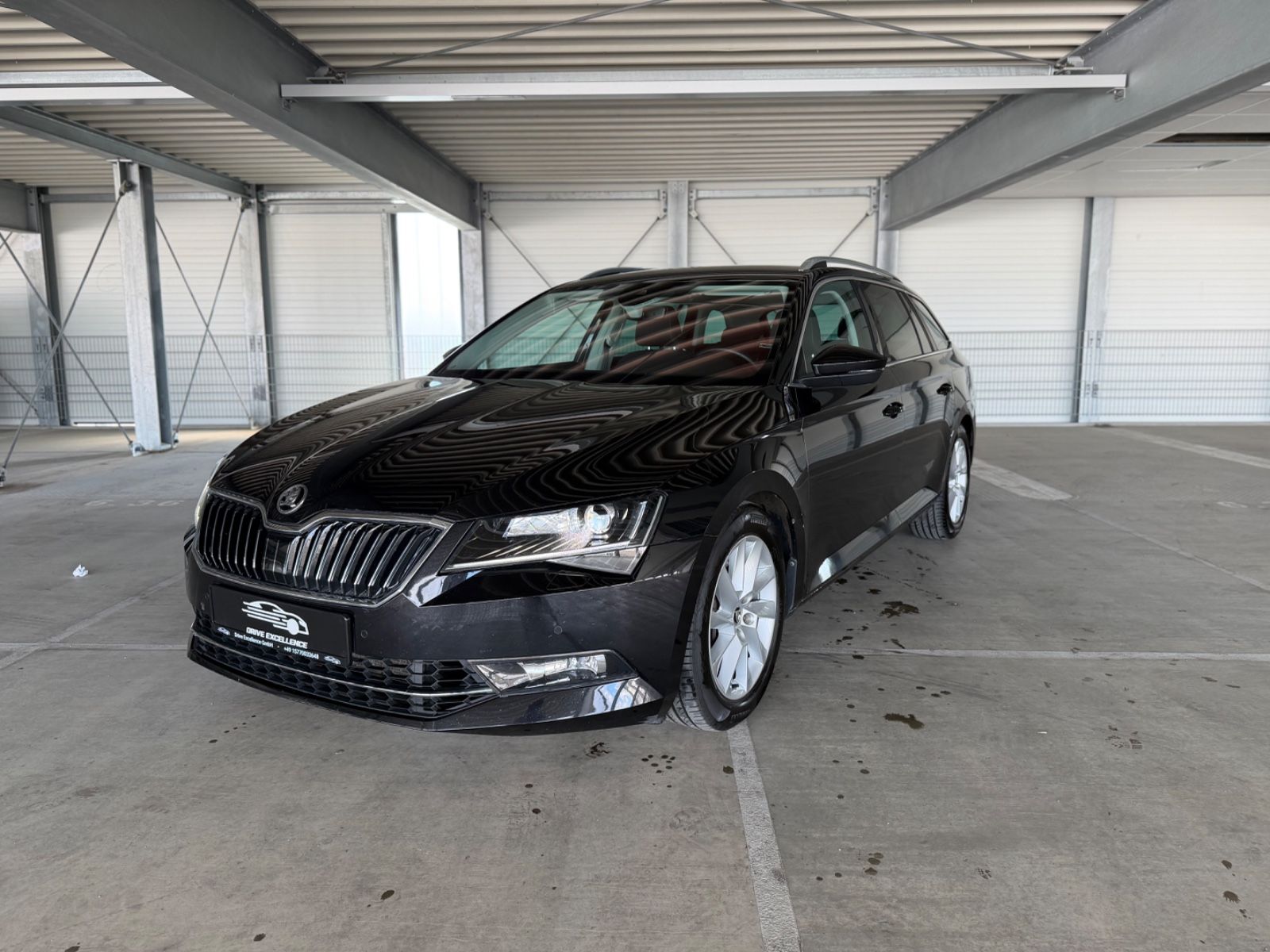 Skoda Superb Combi Style 4x4 AUT AHK SH MEMO CarPl PDC foto 4