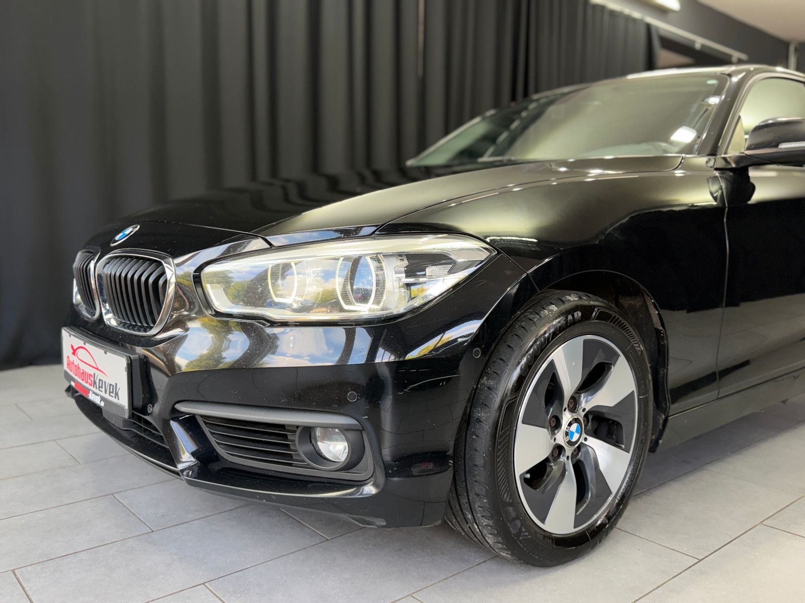 Fahrzeugabbildung BMW 120d xDrive Advantage|AUTOMATIK|HIFI|PDC|PANO|NA
