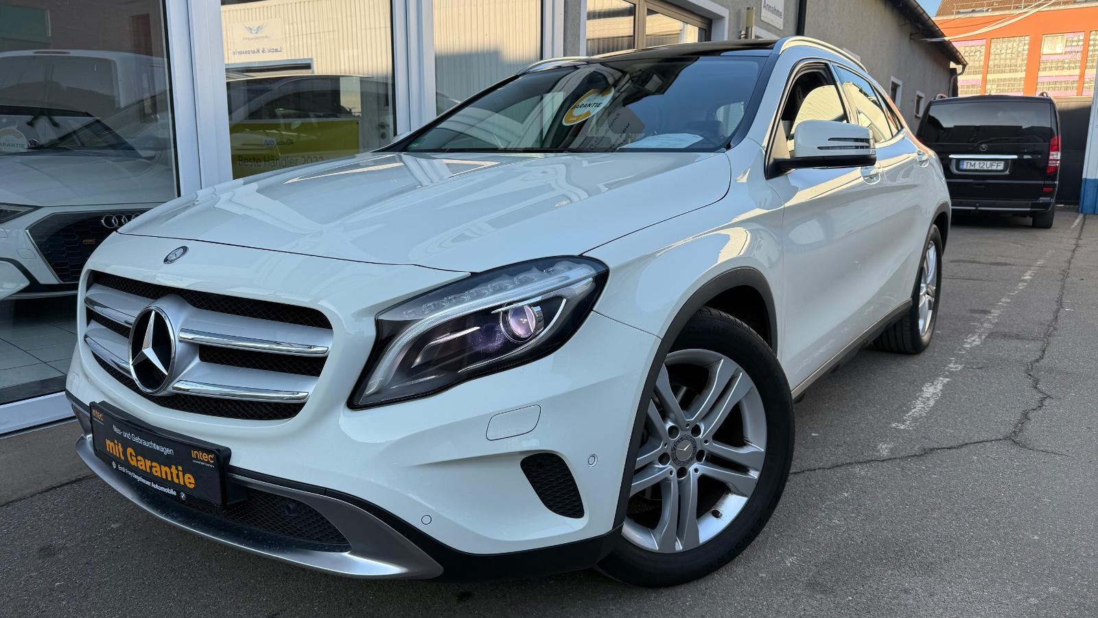 Mercedes-Benz GLA 200 URBAN Bi-Xenon Leder Pano AHK GARANTIE