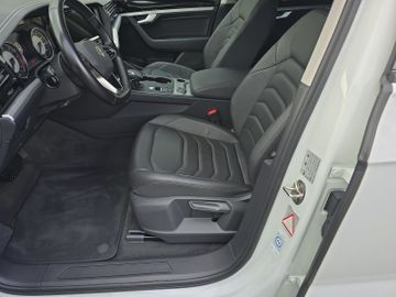 Volkswagen Touareg - 11