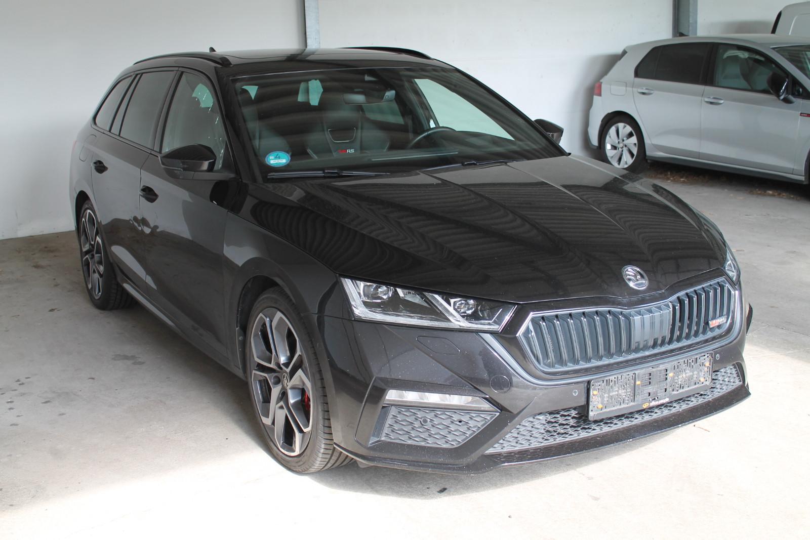 Skoda Octavia Combi RS Plus 2.0 TDi DSG Matrix Pano
