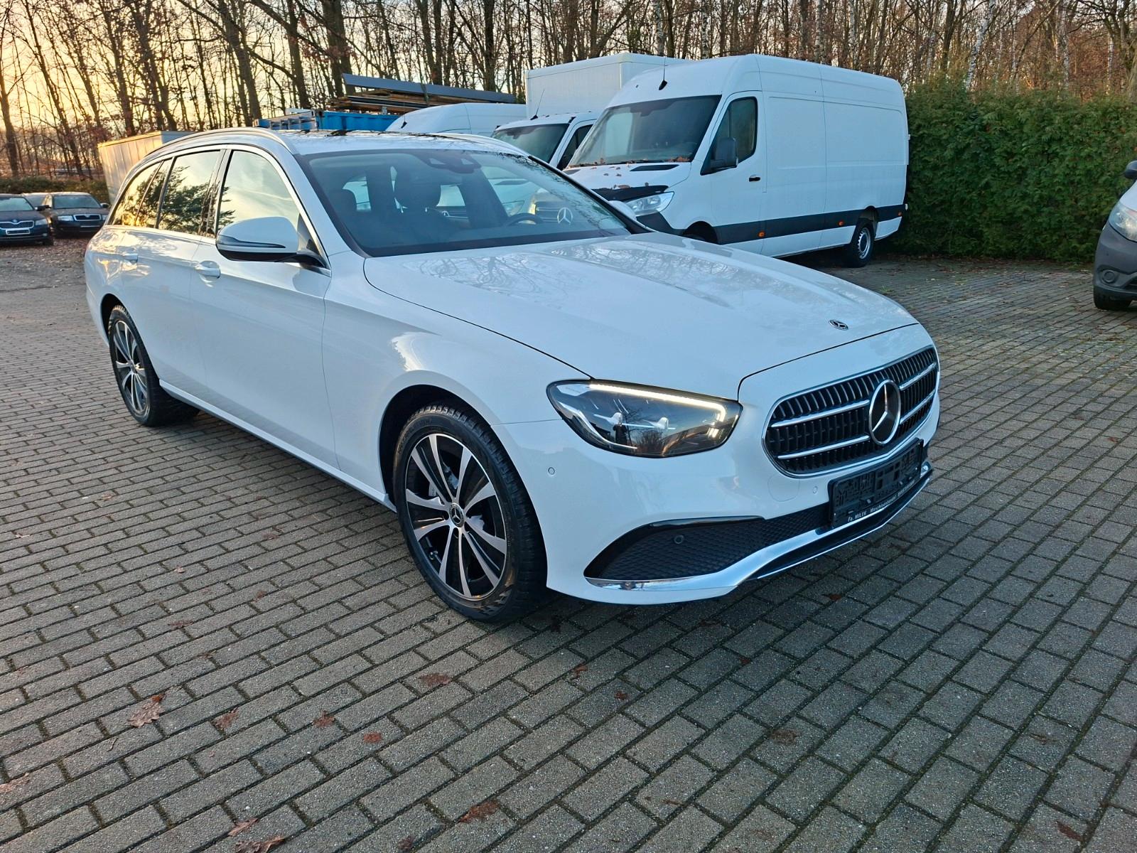 Mercedes-Benz E 300de T/4M/Distro/St.heiz/AHK/Totwinkl/Spuras/