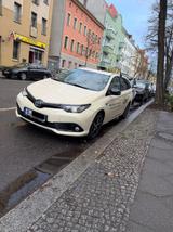 Toyota Auris Touring Sports Touring Team D [TAXI] - weiße Toyota Auris Touring Sports