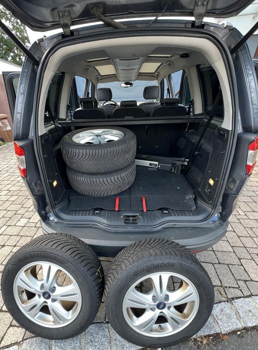 Ford Galaxy 2010 — photo 13