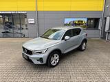 Volvo XC40 Core 2WD/SHZ/KLIMA/AUTOMATIK/LED/ - Volvo aus 2023