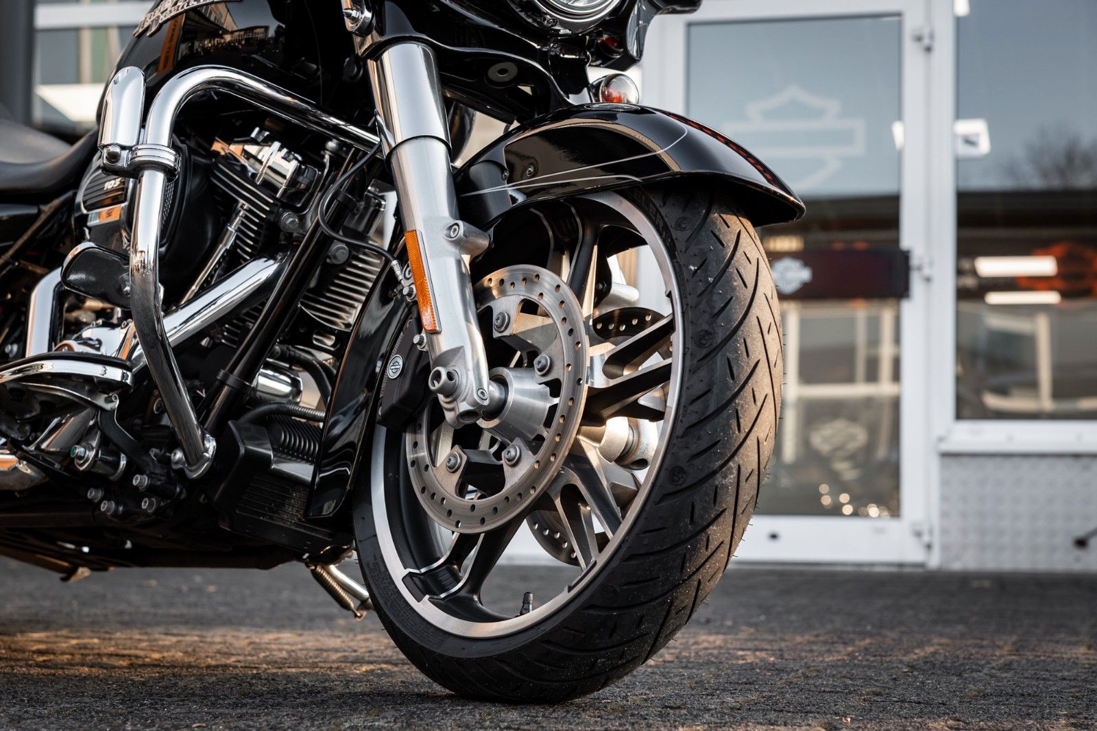 Fahrzeugabbildung Harley-Davidson Harley-Davidson STREET GLIDE SPECIAL FLHXS