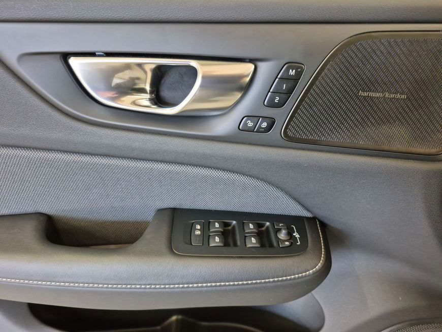 Volvo Head-Up-DisplayVolvo V60 B4 B DKG Plus Dark Pano foto 15