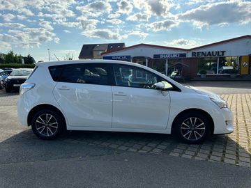 Fotografie des Toyota Verso (AUR2/ZGR2)