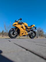 Ducati Panigale V2 S, gelb, 1. Hand - DUCATI GELB