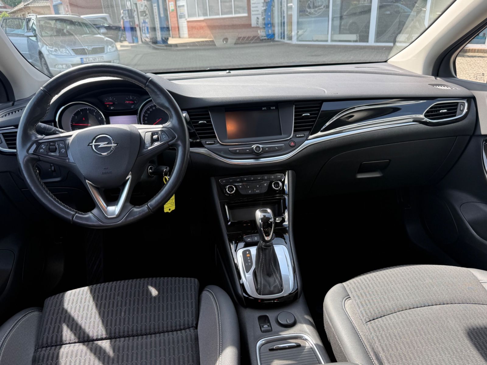 Fahrzeugabbildung Opel Astra 1.4 Turbo Elegance Autom. Navi/LED/SHZG