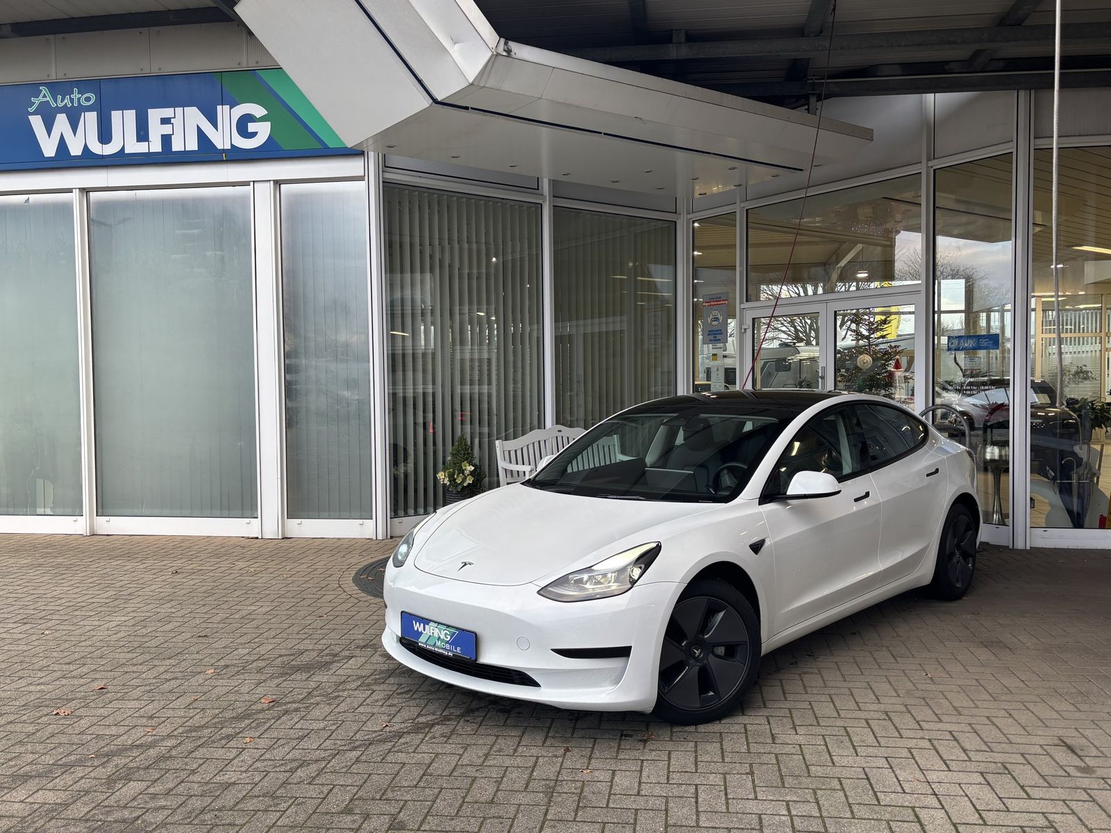 TESLA Model 3
