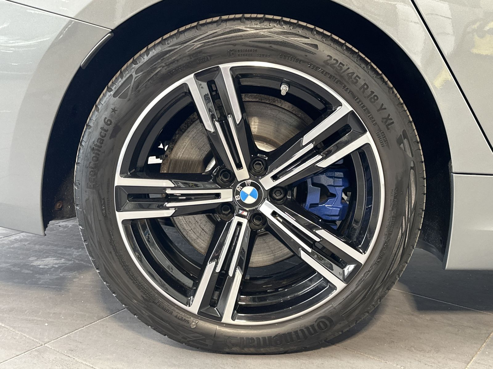 Fahrzeugabbildung BMW 320d Touring M-Sport NAV+LED+ACC+KAMERA+HUD+360°