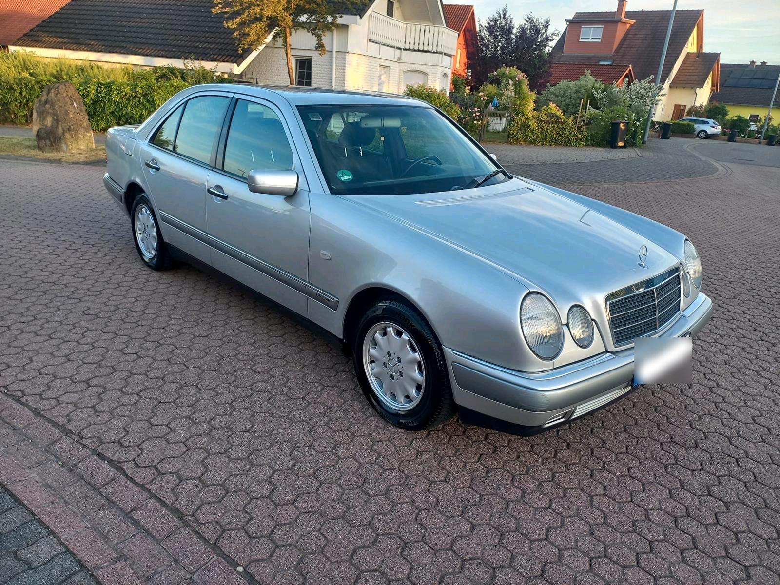 Mercedes-Benz E 200