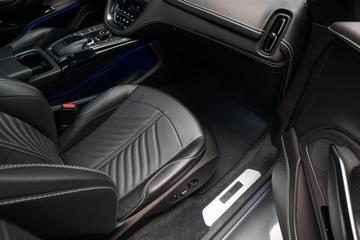 صورة مصغرة 36 لـ 2023 Aston Martin DBX