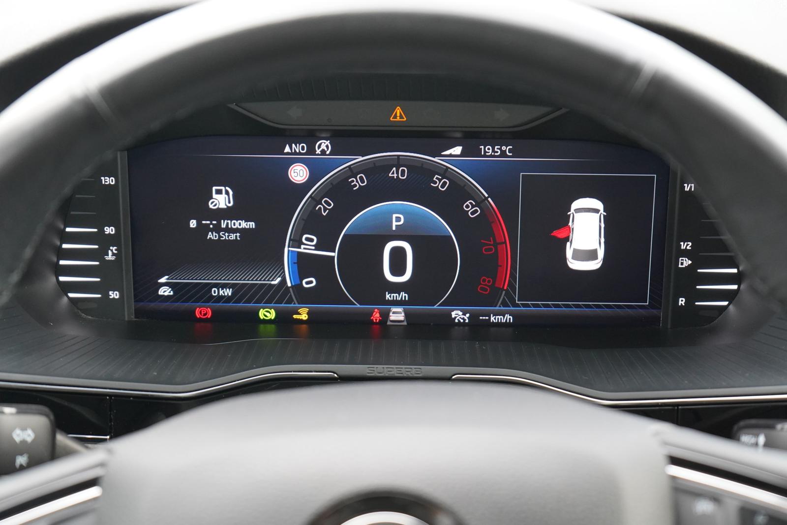Skoda Superb Combi 2.0 TSI 4x4 DSG LED Navi AHK ACC