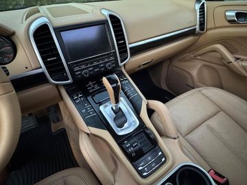 Porsche Cayenne - 10