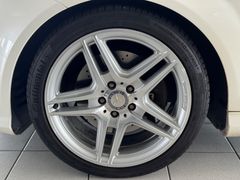 MERCEDES-BENZ C 350 CGI BlueEfficiency /AMG/Panorama/HarmanKar