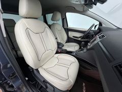 FORD Kuga Titanium / RENTNER/ NUR 53.tKM /AHK /AUTOM FORD Kuga Titanium / RENTNER/ NUR 53.tKM /AHK /AUTOM