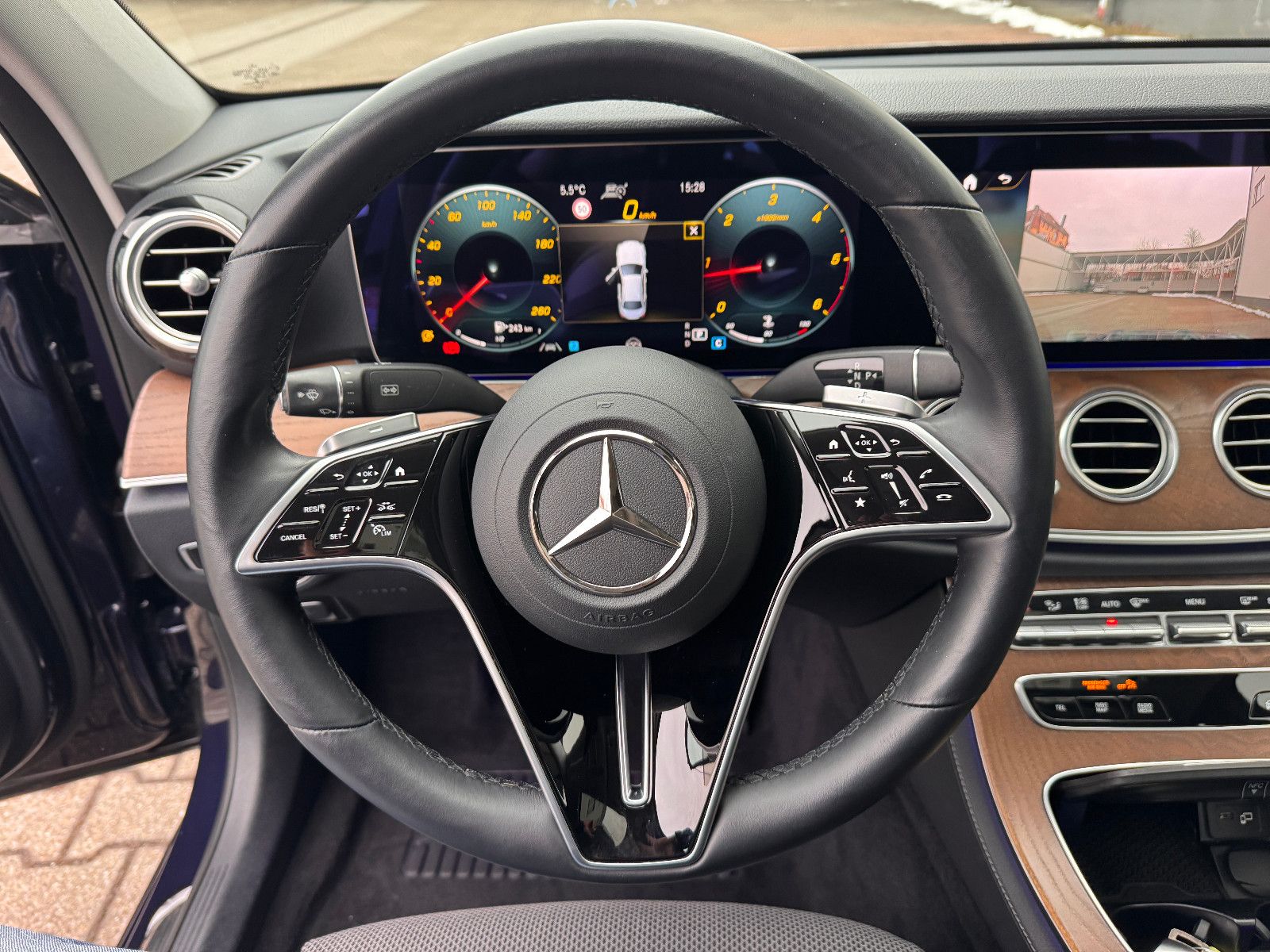 Mercedes-Benz E 220d 9G HUD/GLASDACH/360°/DISTRONIC/BURMESTER foto 21