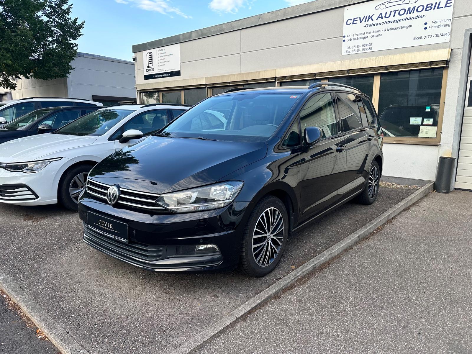 Volkswagen Touran Comfortline DSG 150 PS / ACC / SPUR / NAV