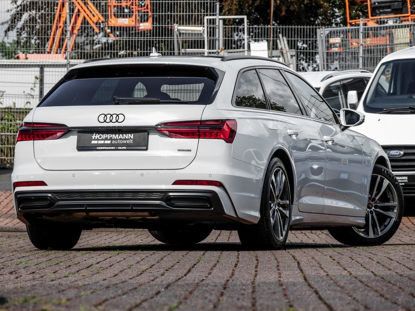 Audi A6 Avant 50 TDI quattro S-Line PANO MATRIX B&O O foto 3