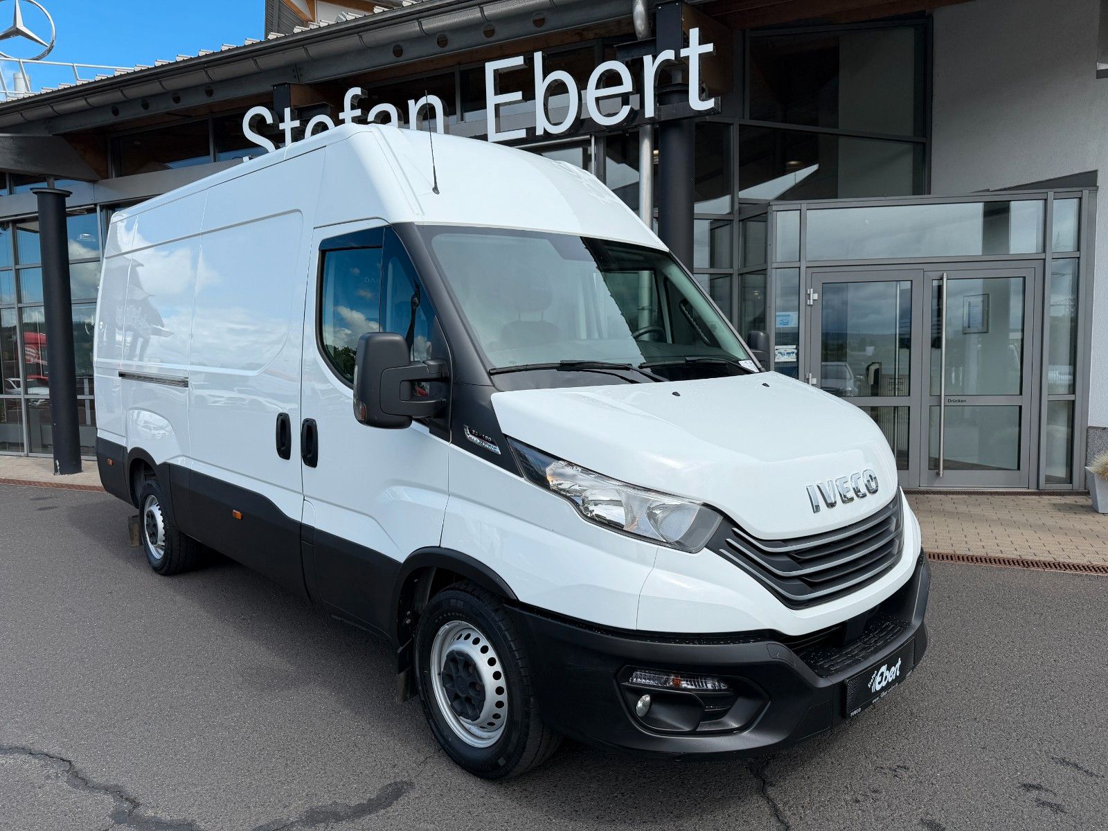 Fahrzeugabbildung Iveco Daily 35S18HA8 Kastenwagen Automatik*Klima*AHK