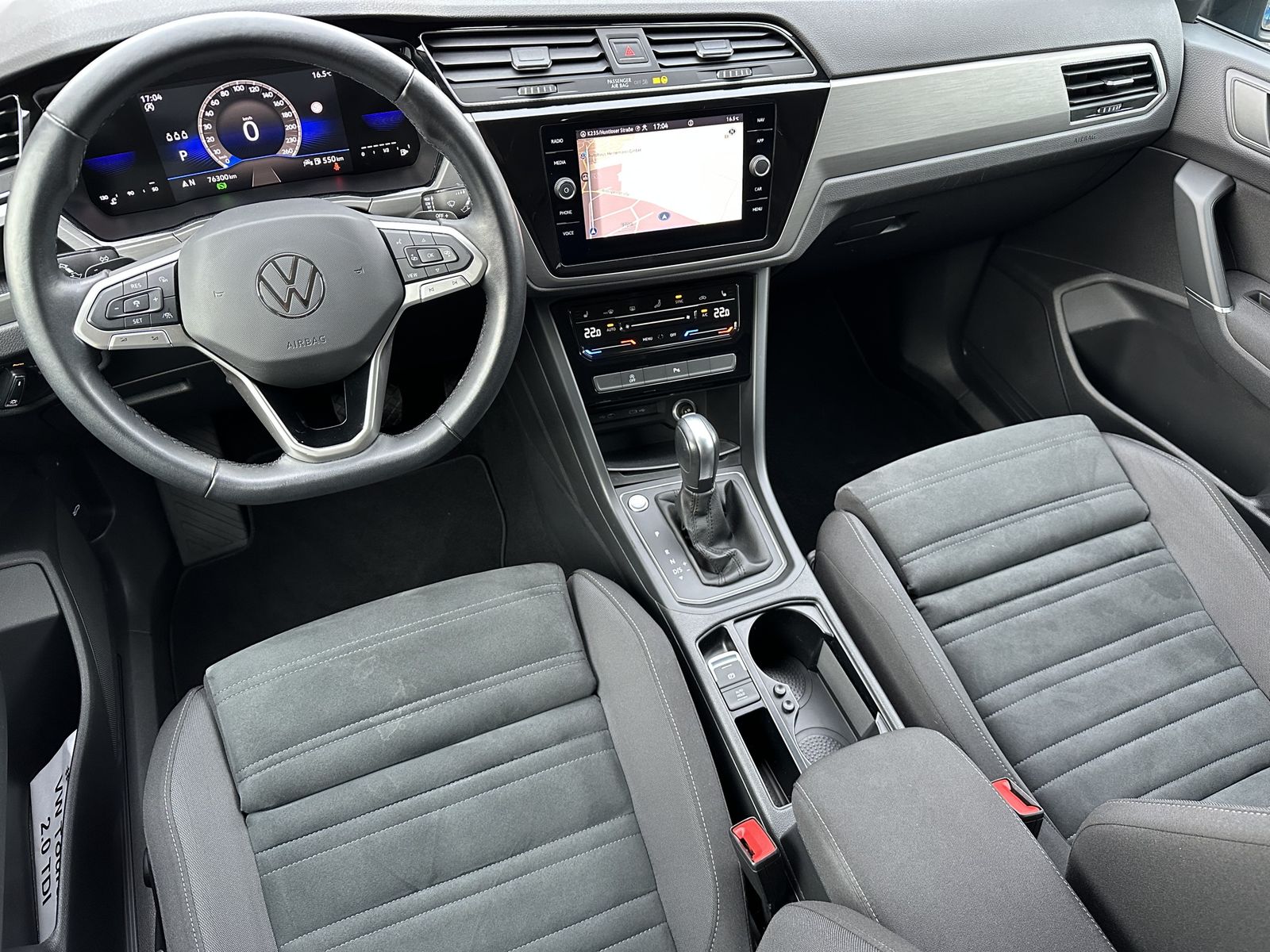 Fahrzeugabbildung Volkswagen Touran 2.0 TDI DSG CL NAV+IQ-DRIVE+KAM+VCOCK+ACC