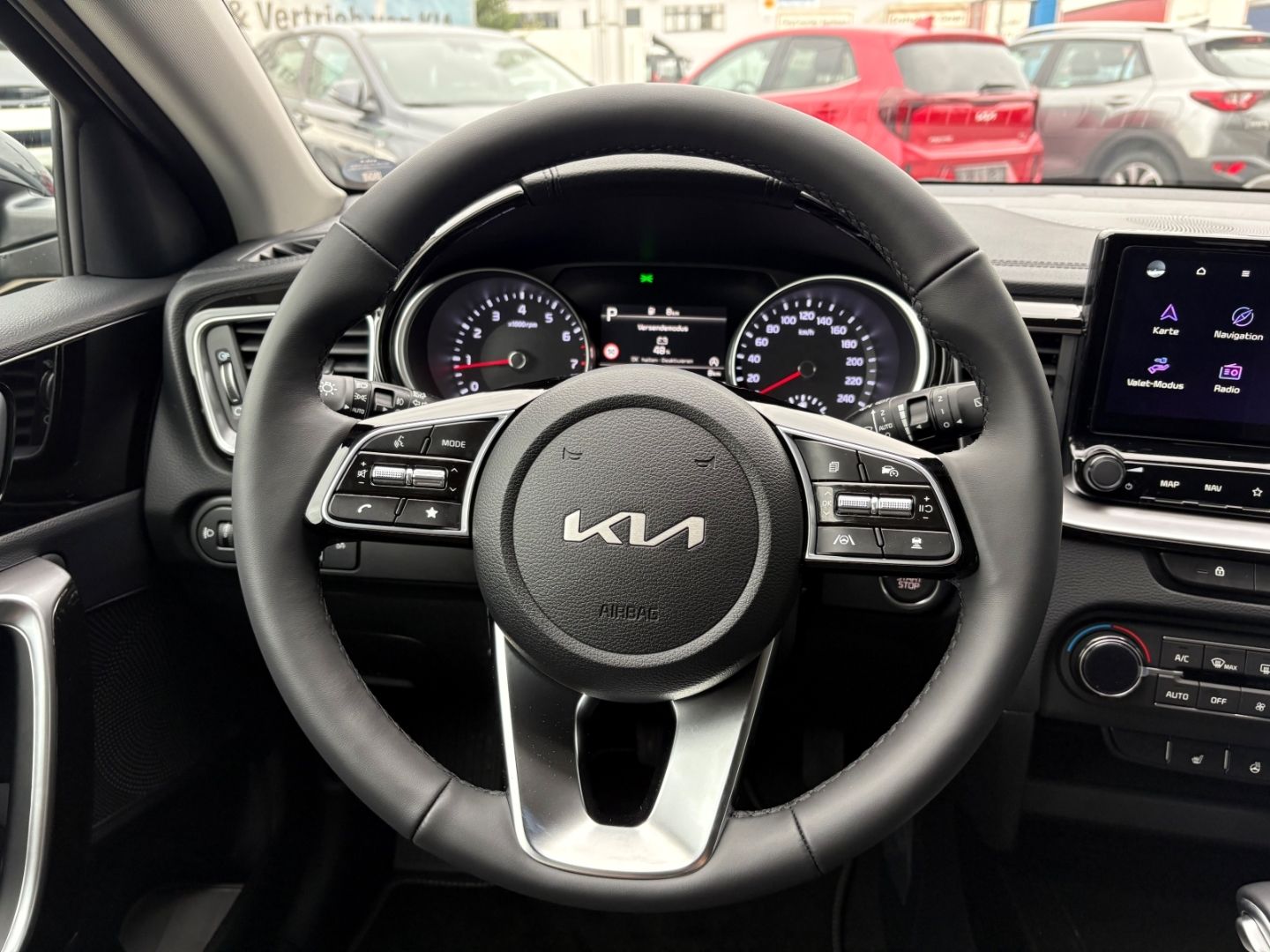 Fahrzeugabbildung Kia Ceed_sw Ultimate 1.5 T-GDI Mild-Hybrid P8, P9