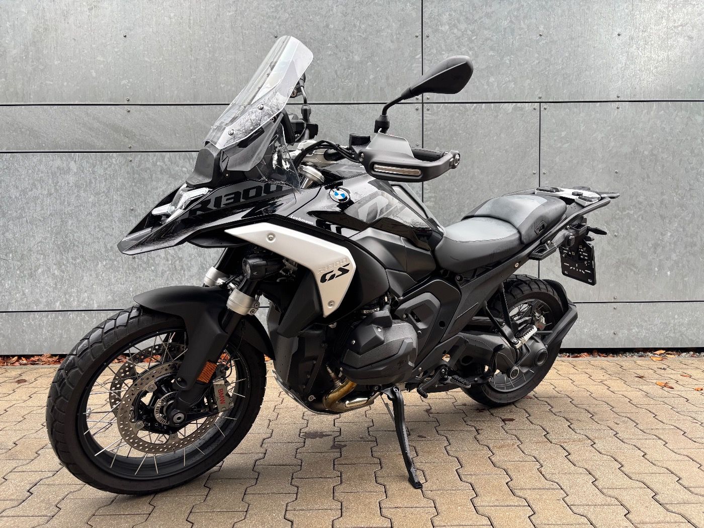 Fahrzeugabbildung BMW R 1300 GS Triple Black 3 Pakete