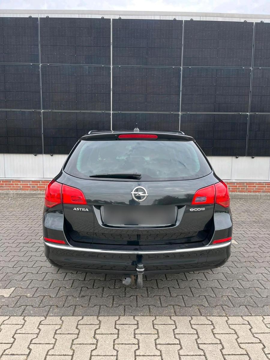 Opel Astra 2014 — photo 6