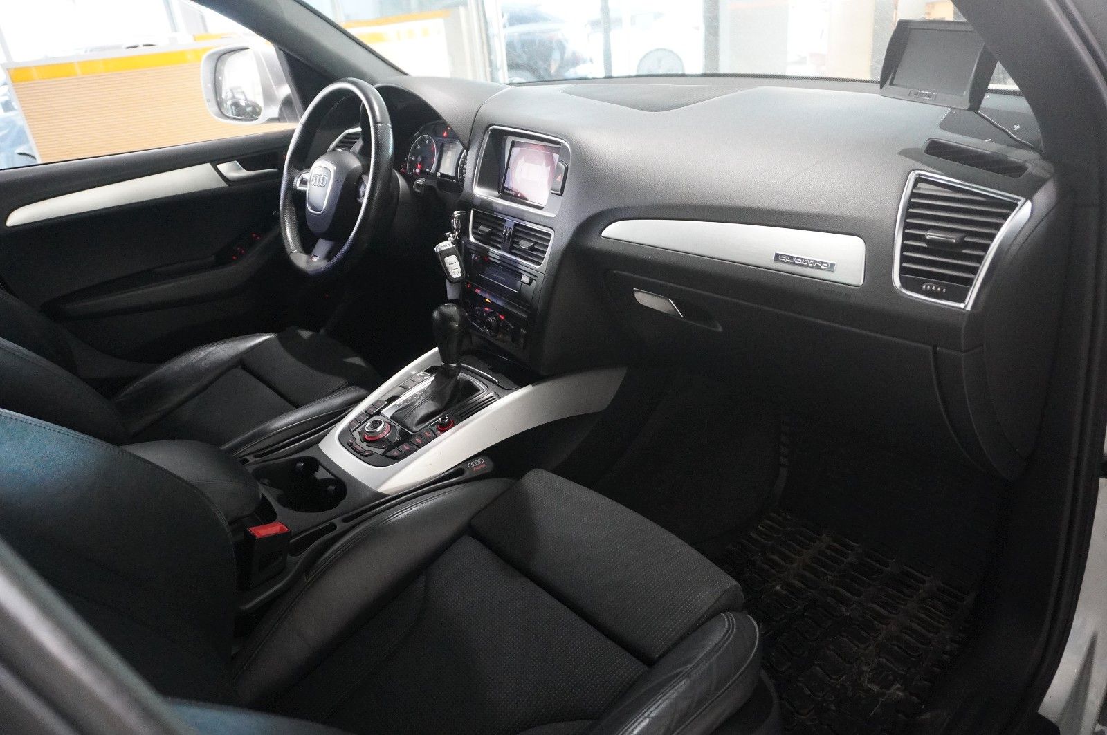 Fahrzeugabbildung Audi Q5 3.0 TDI V6 S-LINE QUATTRO NAVI/BI-XENON/SPORT