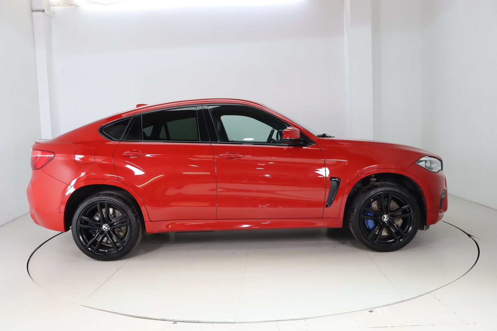 Fahrzeugabbildung BMW X6 M * HUD * LEDER * 360° Kamera