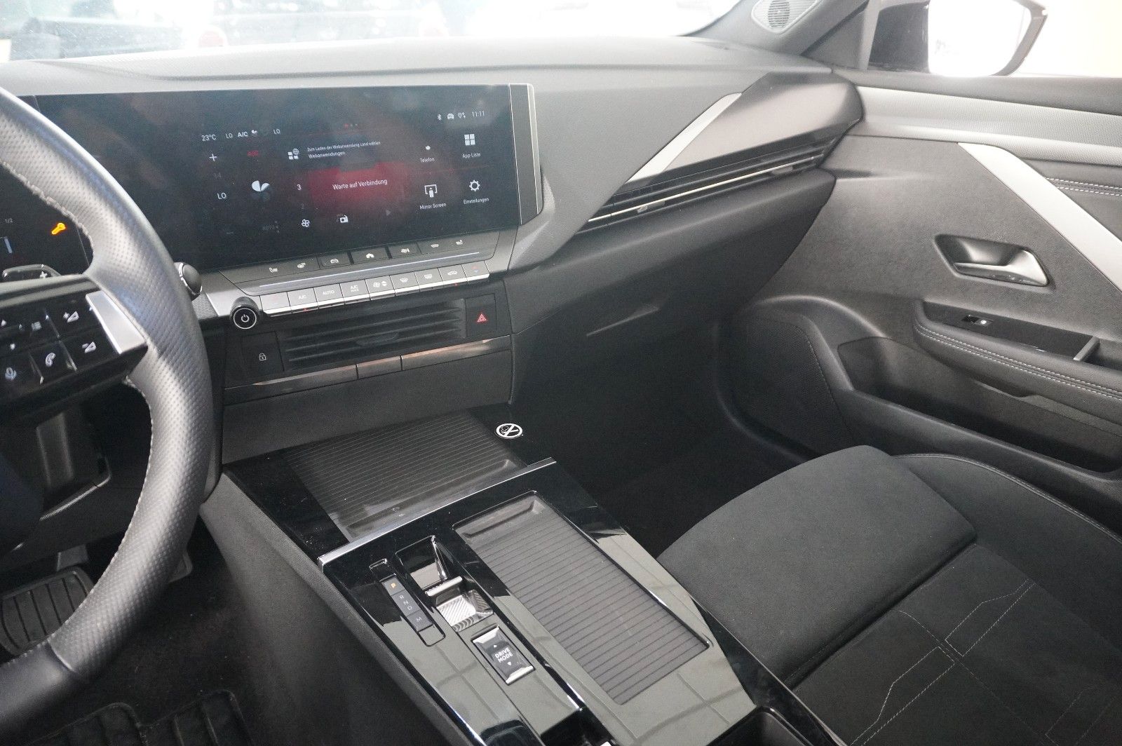 Fahrzeugabbildung Opel Astra L Lim. 1.2T GS LINE NAVI/LED/360°/PANO/DAB