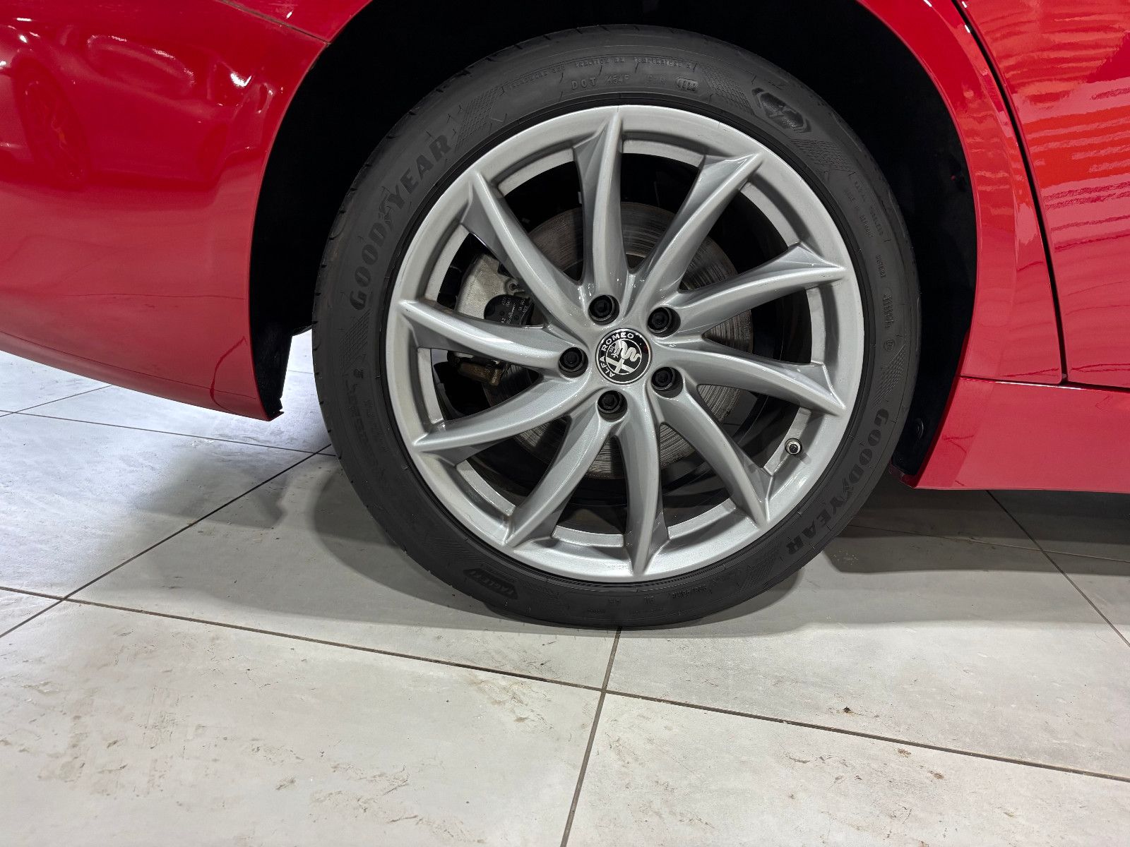 Fahrzeugabbildung Alfa Romeo Giulia Ti Q4/MEMORY/ACC/NAVI/KAMERA/SHZ