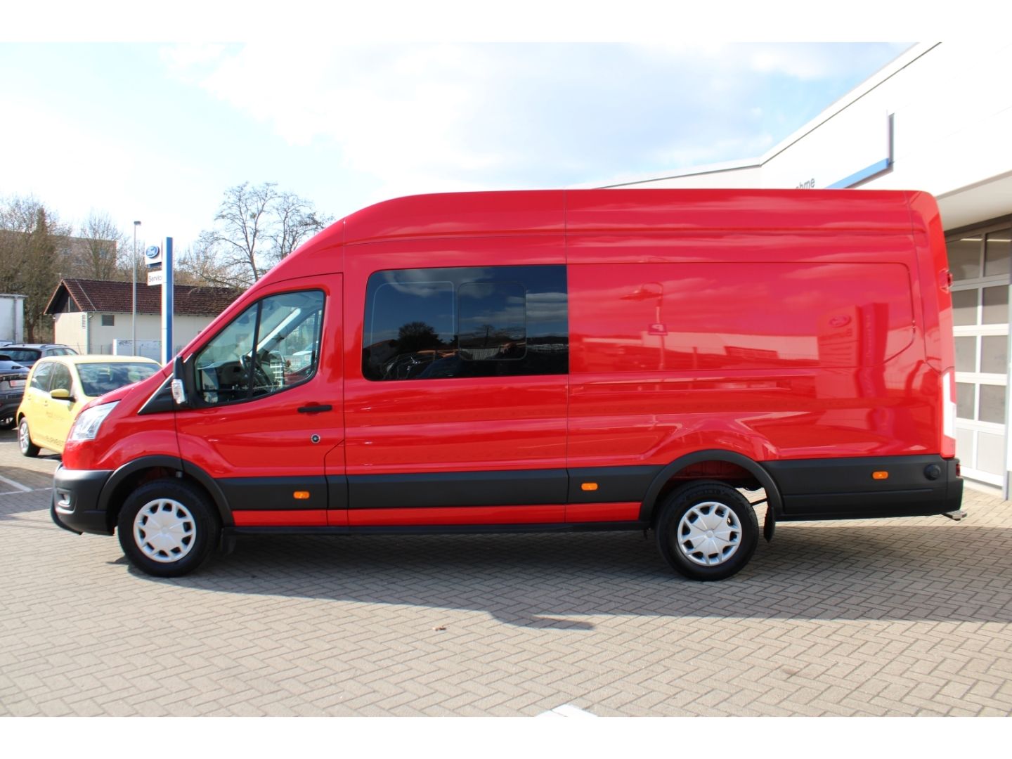 Fahrzeugabbildung Ford Transit 350L4 Kasten DoKa Trend StHZg AHK RFK GR