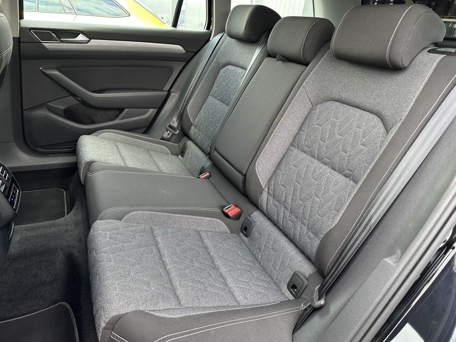Fahrzeugabbildung Volkswagen Passat Variant GTE NAV+IQ-LIGHT+KAM+ACC+17ZO+PP