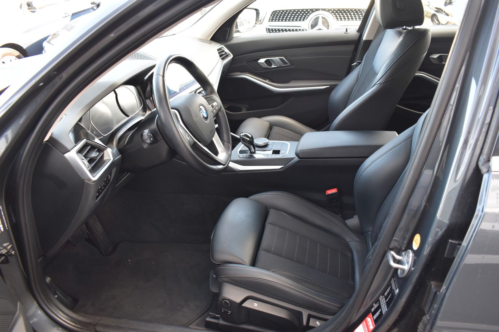 BMW 320 d Touring Advantage*HEAD-UP*LED*NAVI*T-LEDER foto 9
