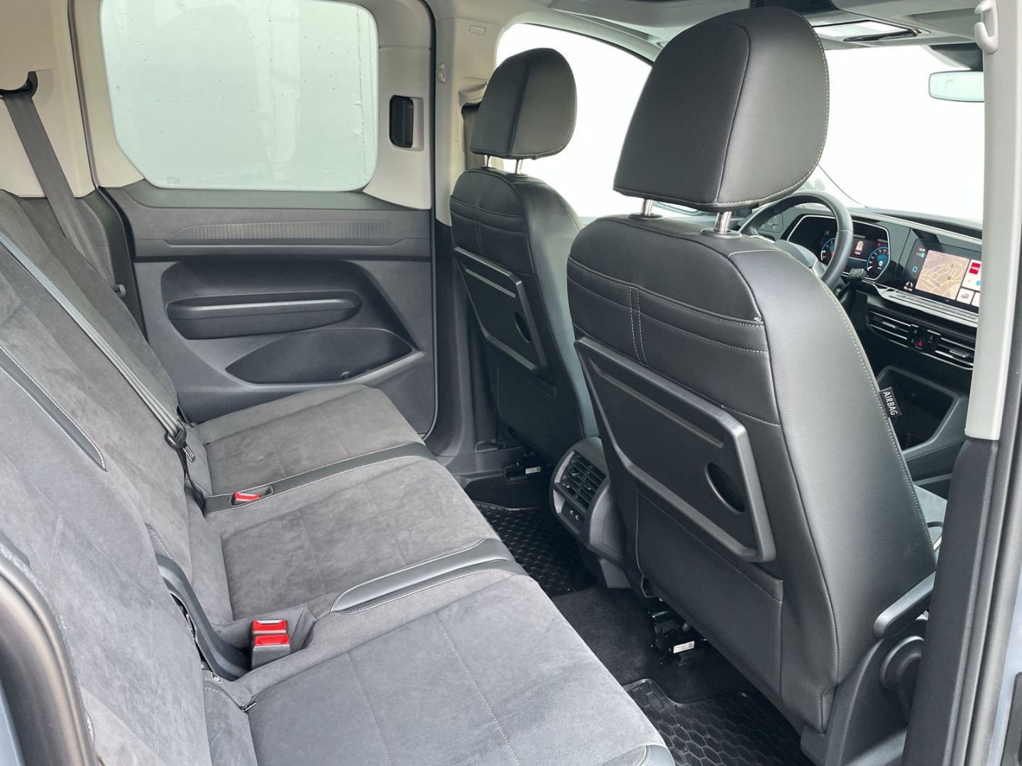 Caddy 1.5 TSI DSG Style Kamera/ACC/LED/Navi/App-