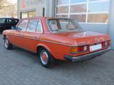 Mercedes-Benz 240 D - Mercedes-Benz 240 mit Diesel-Antrieb
