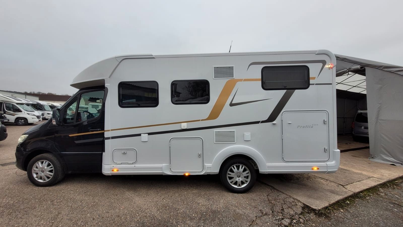 Fahrzeugabbildung Eura Mobil Profila T 696 EB * AHK *