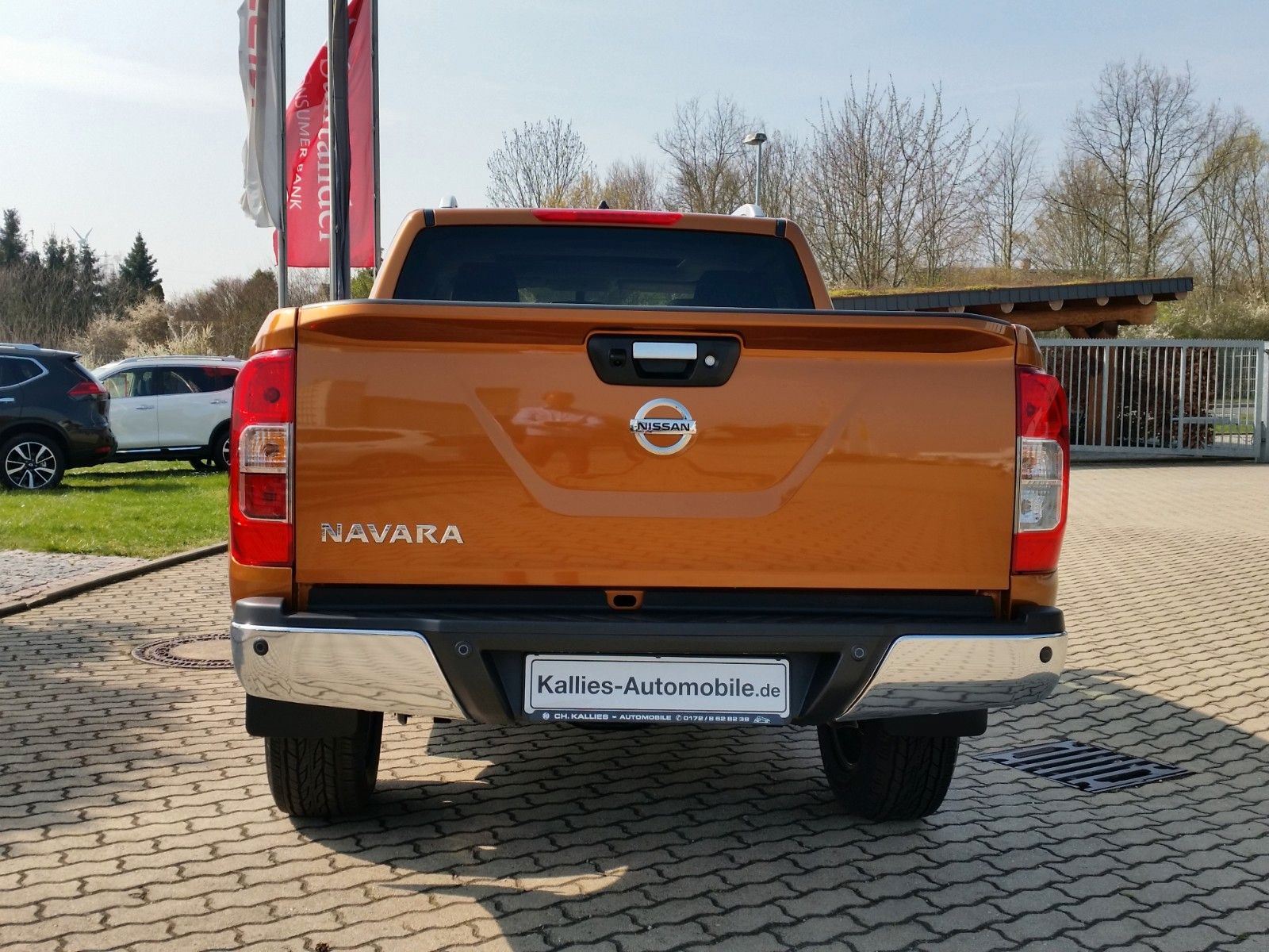 Fahrzeugabbildung Nissan Navara 4x4 DC Tekna LED+LEDER+NAVI+SD+AHK+ROLLO
