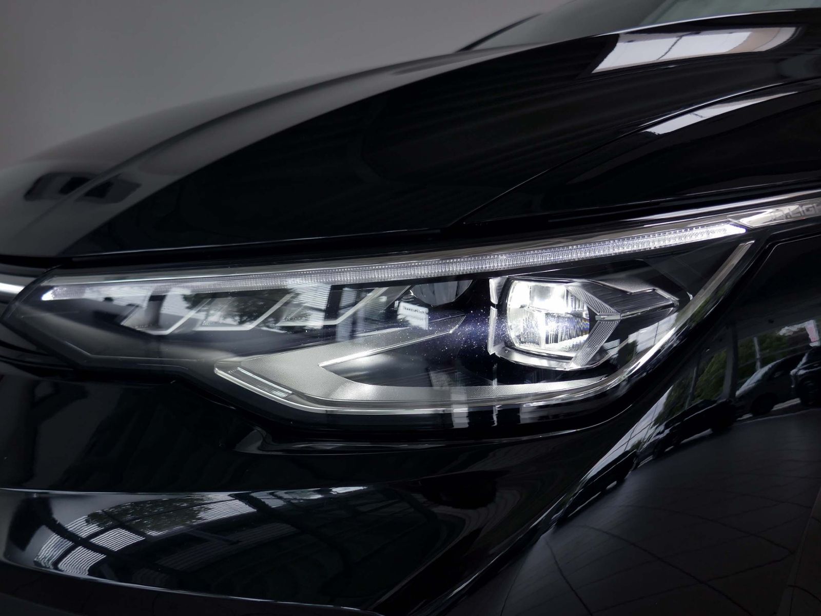 Fahrzeugabbildung Volkswagen Golf VIII Variant GOAL 2.0 TDI | LED AHK RFK ACC
