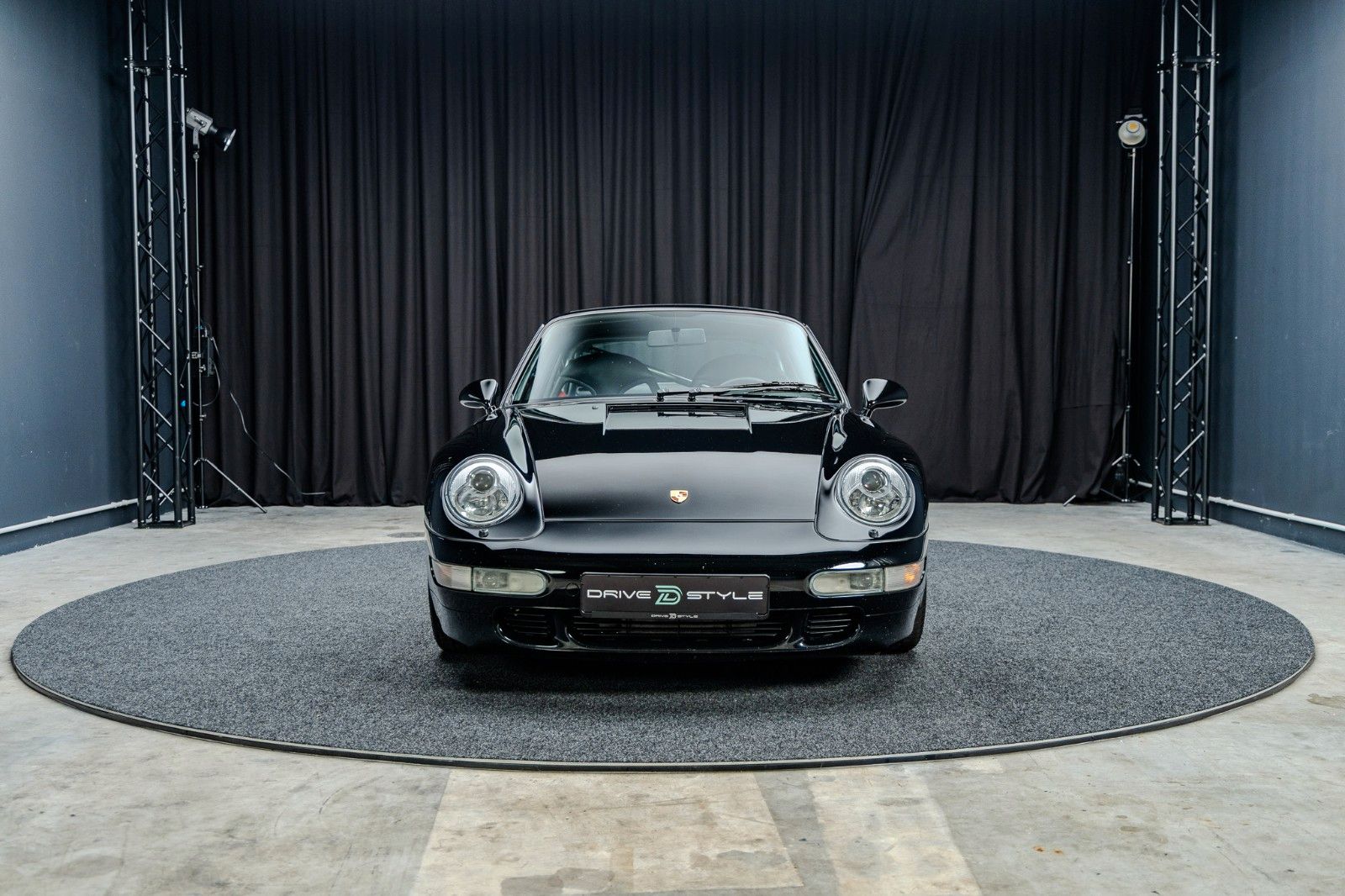 Fahrzeugabbildung Porsche 993 Carrera 4S + Bilstein + RS Sitze + Käfig