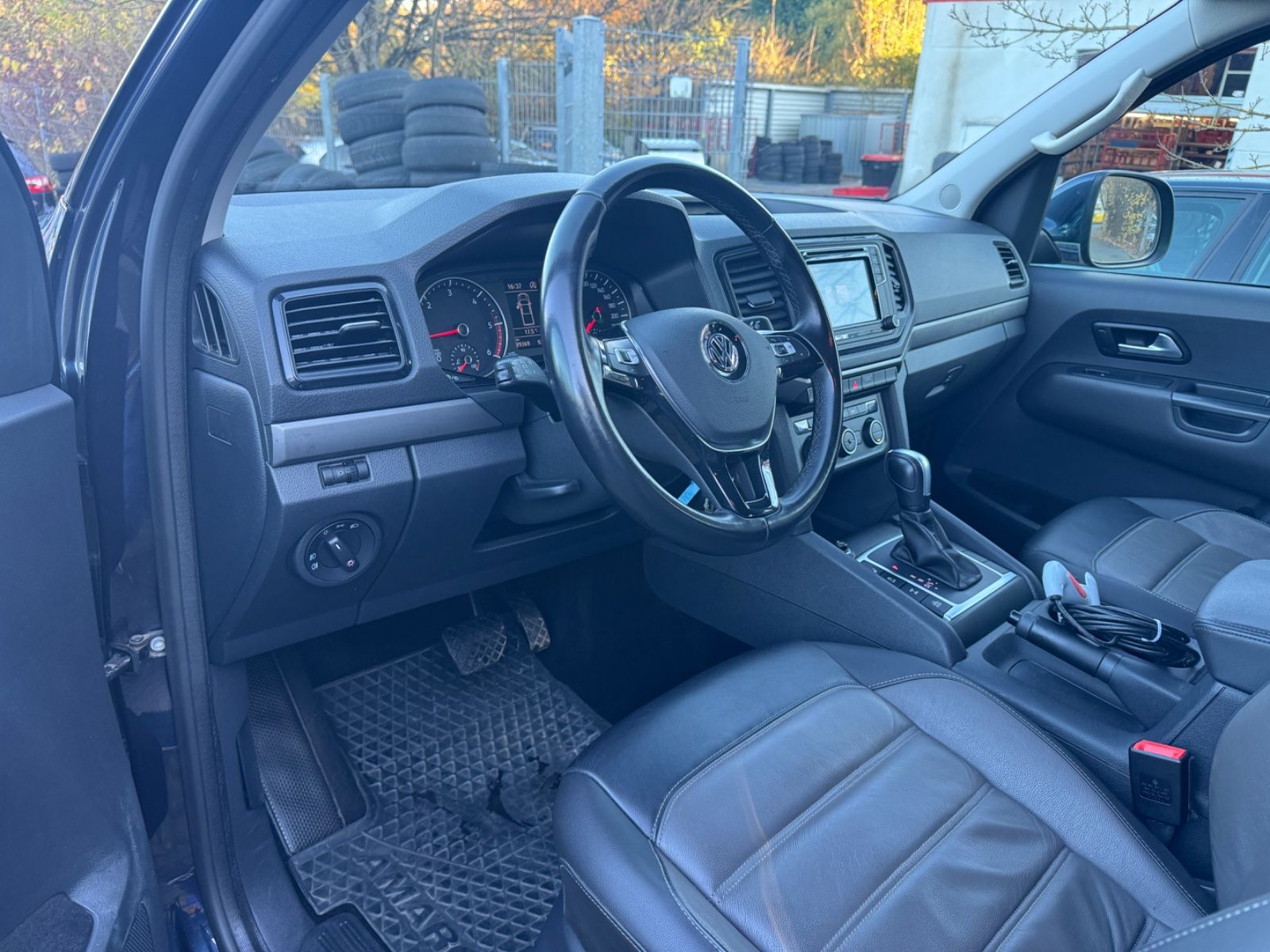 Fahrzeugabbildung Volkswagen Amarok  4Motion Seilwinde+Leder+Kamera+Standheiz