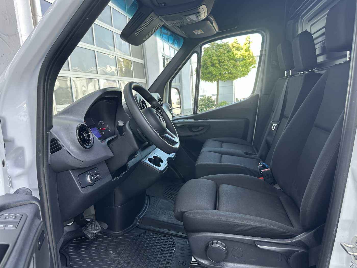 Fahrzeugabbildung Mercedes-Benz Sprinter 315 CDI 4325 9G AHK Klima 360 Standheiz