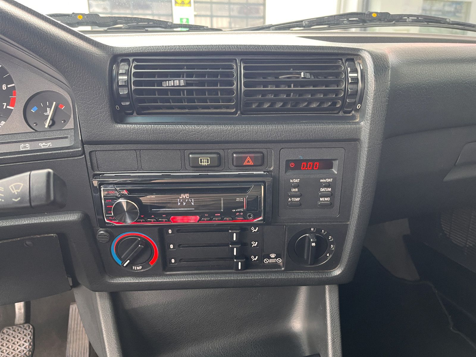 Fahrzeugabbildung BMW 320i Cabrio  A/C Schnitzer Optik / nur 99044 km