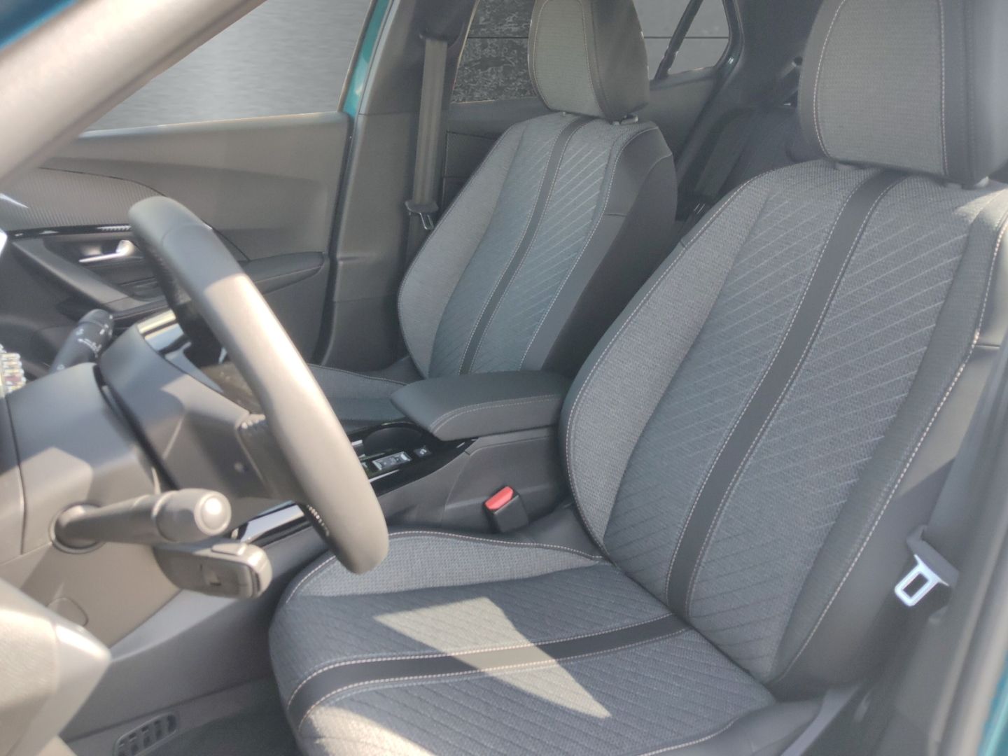 Peugeot 2008 - Bild 8