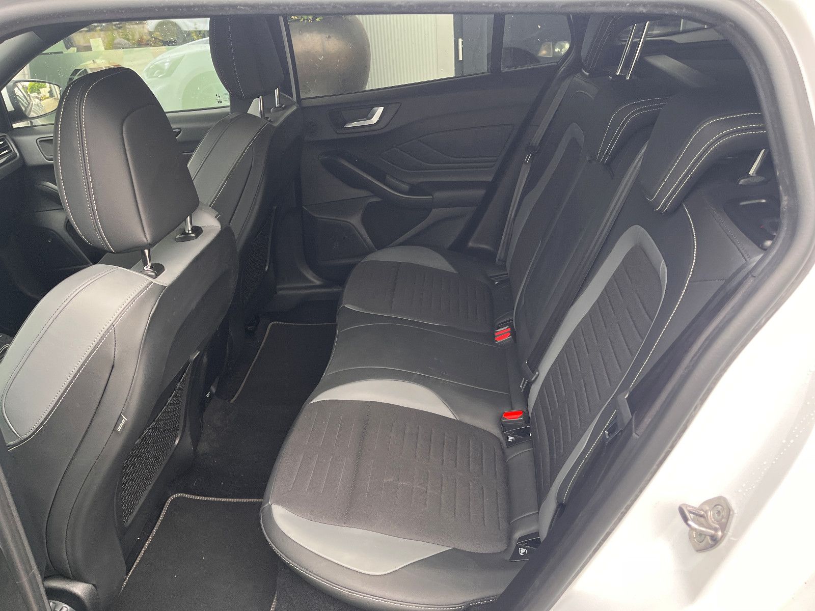 Fahrzeugabbildung Ford Focus Turnier ST