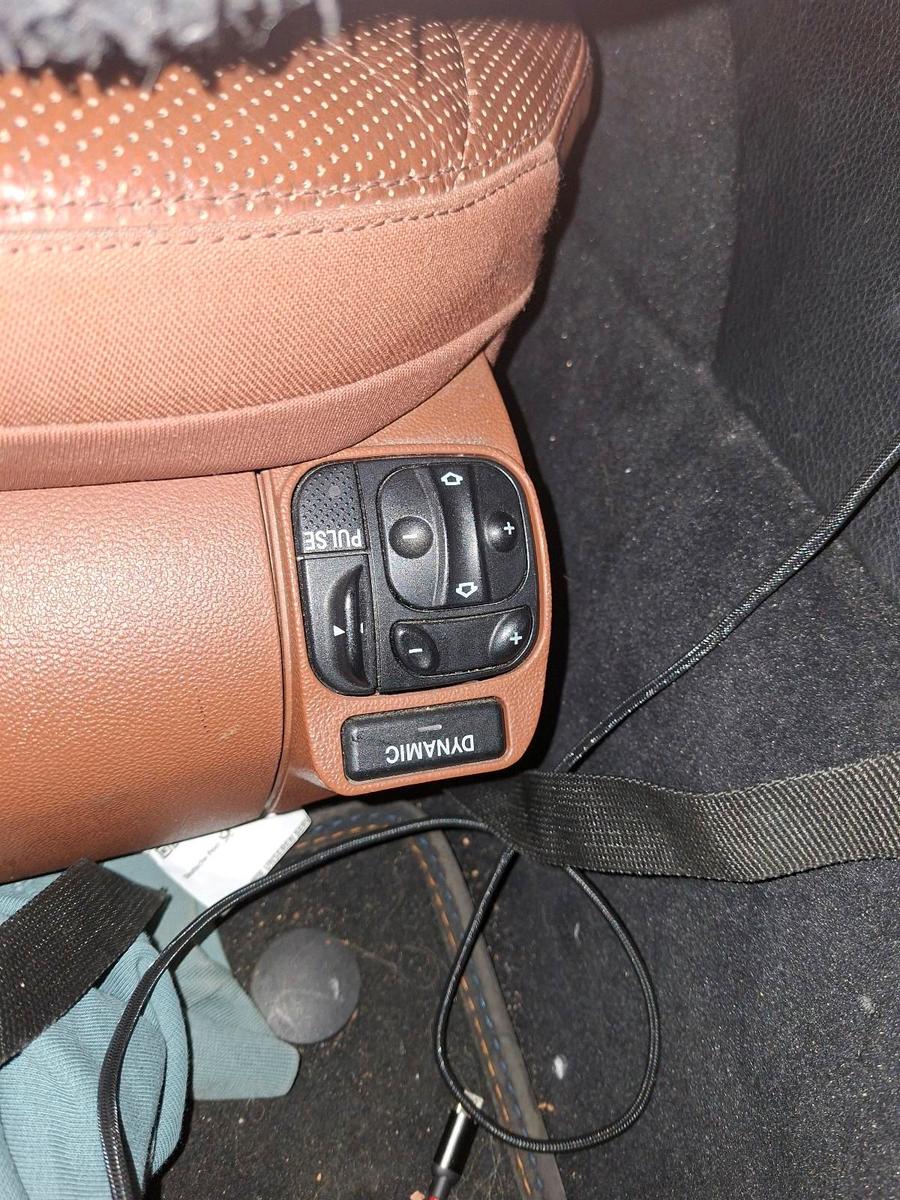 Mercedes-Benz E320 2007 — photo 11