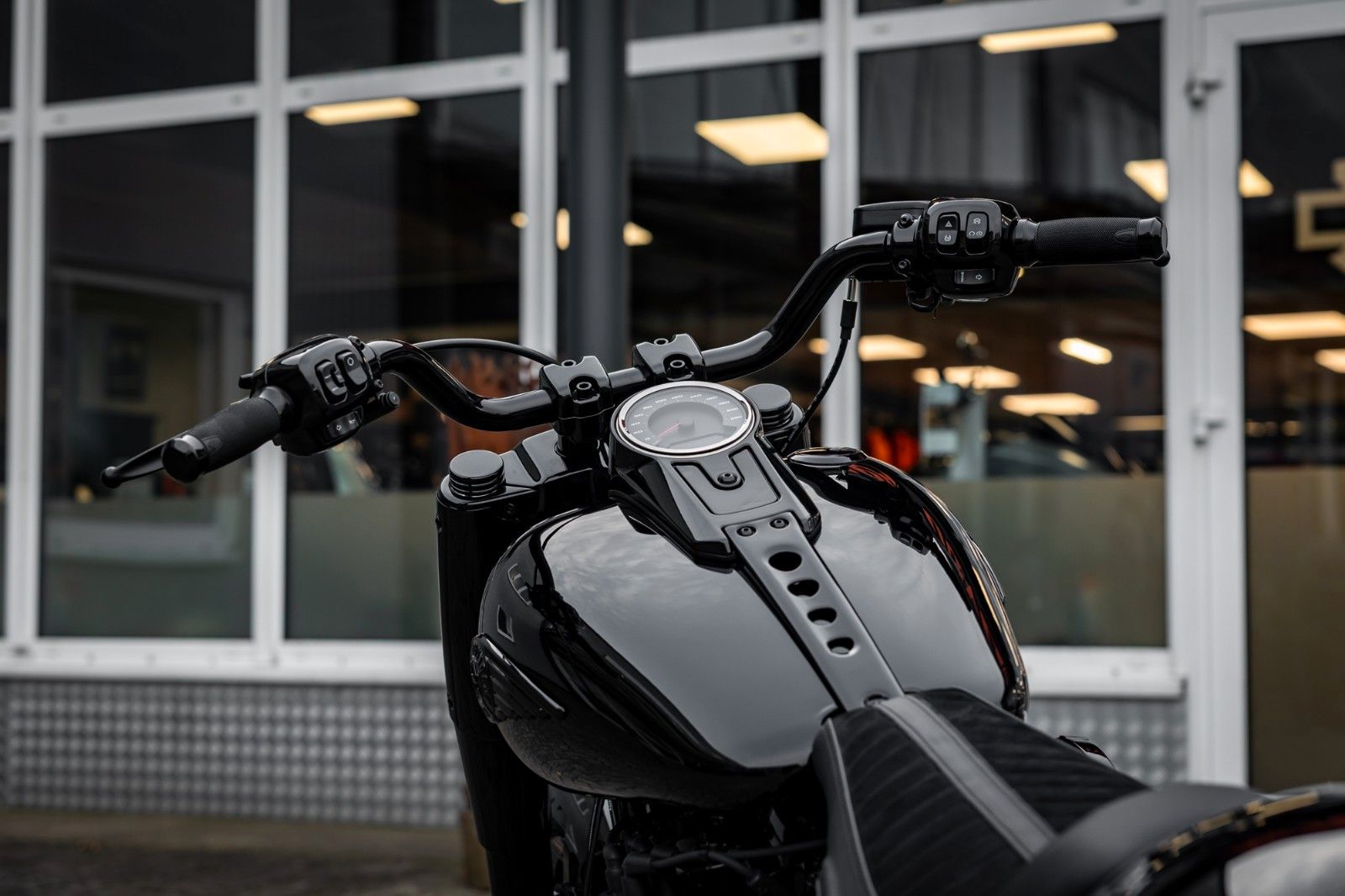 Fahrzeugabbildung Harley-Davidson DARK BOY FLFBS BLACK 117 MY25-H-D Kiel Custom